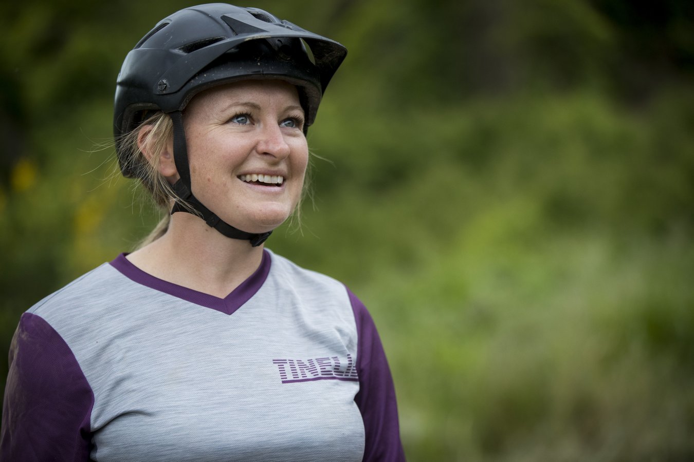 Download Women's Plum 3/4 Trail Jersey - Tineli